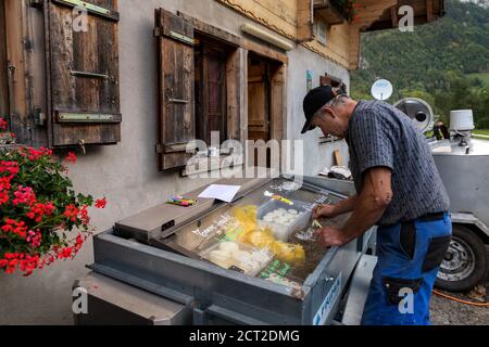 September 27 2019, Charmey, Fribourg, Gruyeres, Schweiz : in der Nähe von Charmey Dorf in der Region Gruyère am Tag vor der berühmten Transhumanz der Kuh Stockfoto