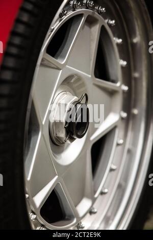 Ein Ferrari F40 5 Speichen Wheel im Bicester Heritage Sunday Scramble Stockfoto