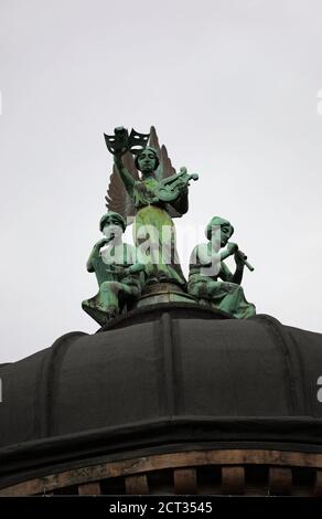 Dachskulptur im Det NY Teater in Kopenhagen Stockfoto