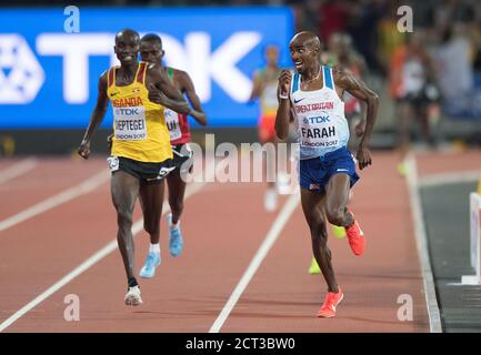Mo Farah auf dem Weg zum Sieg in den 10.000 Metern. Leichtathletik-Weltmeisterschaften 2017 Copyright Foto © Mark Pain / Alamy Stockfoto