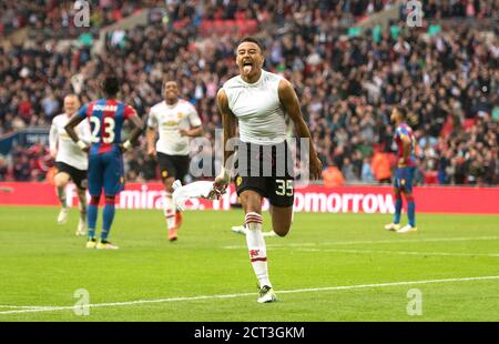 JESSE LINGARD FEIERT SCORING DAS SIEGTOR Crystal Palace gegen Manchester United FA Cup Final. Bildnachweis: © Mark Pain / Alamy Stockfoto