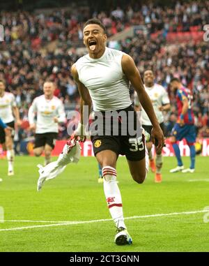 JESSE LINGARD FEIERT SCORING DAS SIEGTOR Crystal Palace gegen Manchester United FA Cup Final. Bildnachweis: © Mark Pain / Alamy Stockfoto