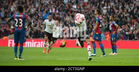 JESSE LINGARD FEIERT SCORING DAS SIEGTOR Crystal Palace gegen Manchester United FA Cup Final. Bildnachweis: © Mark Pain / Alamy Stockfoto