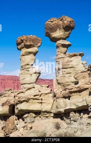 Tal des Mondes (Valle de la Luna), Felsformation bekannt als "das U-Boot" in der Wüste des Ischigualasto Provincial Park, San Juan Provinz, Nord-Argentinien, Südamerika Stockfoto