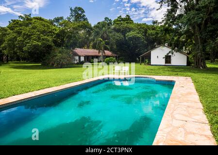 Schwimmbad in Estancia San Juan de Poriahu, Ibera Wetlands, Provinz Corrientes, Argentinien, Südamerika Stockfoto