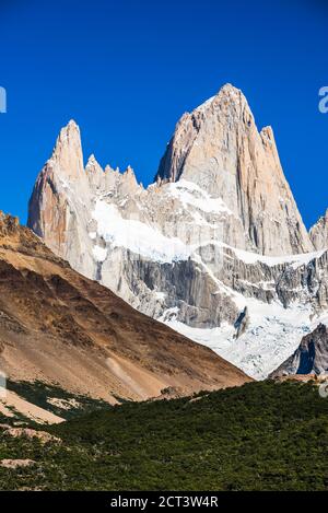 Mount Fitz Roy (auch bekannt als Cerro Chalten), Los Glaciares Nationalpark, El Chalten, Patagonien, Argentinien, Südamerika Stockfoto