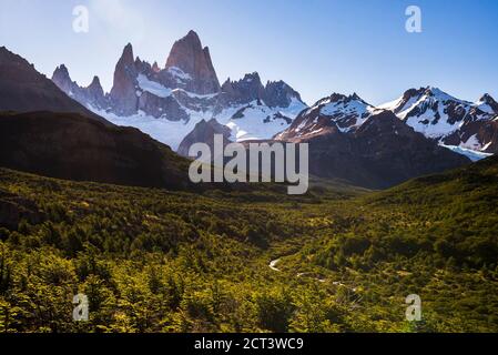 Mount Fitz Roy (auch bekannt als Cerro Chalten), Los Glaciares Nationalpark, El Chalten, Patagonien, Argentinien, Südamerika Stockfoto