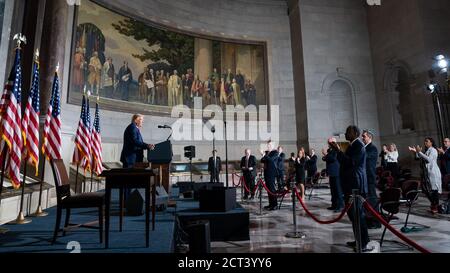 WASHINGTON DC, USA - 17. September 2020 - US-Präsident Donald J. Trump unterzeichnet den Tag der Verfassung, den Tag der Staatsbürgerschaft und die Woche der Verfassung 2020 Proclama Stockfoto