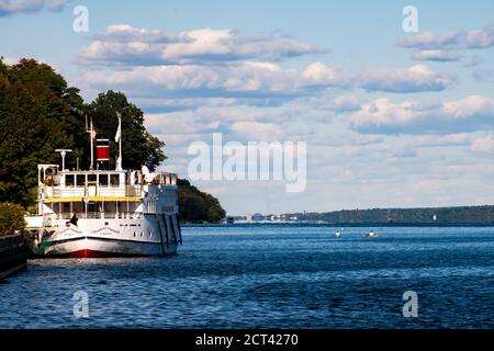 Die kanadische Kaiserin in Brockville, Ontario, Kanada. Das Schiff führt Urlaubsfahrten entlang des St. Lawrence River zwischen Kingston, ON und Quebec, QC. Stockfoto