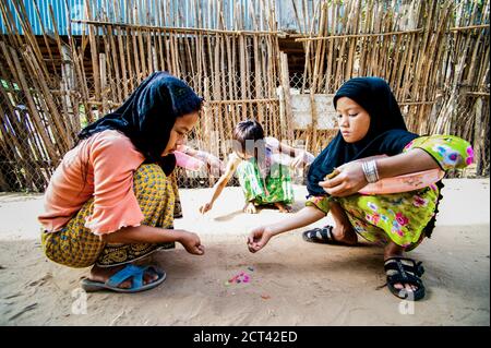 Cham Children Playing Games, Chau Doc, Vietnam, Südostasien Stockfoto