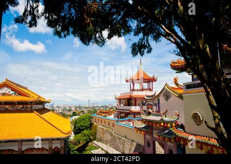 Blick über George Town vom Kek Lok Si Tempel, Penang, Malaysia, Südostasien Stockfoto