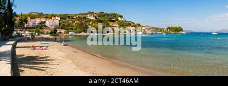 Panoramafoto von Kolocep Strand auf Kolocep Insel (Kalamota), Elaphiti Inseln, Dalmatinische Küste, Kroatien Stockfoto