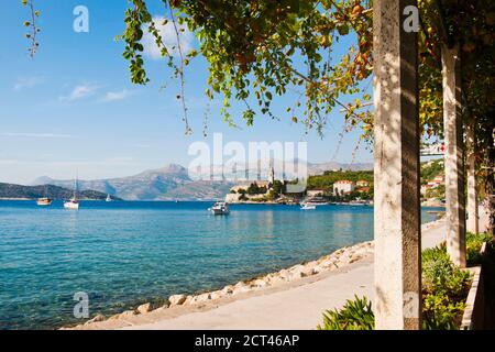 Foto von Lopud Insel Waterfront und Franziskanerkloster, Lopud Insel, Elaphiti Inseln, Dalmatinische Küste, Kroatien Stockfoto