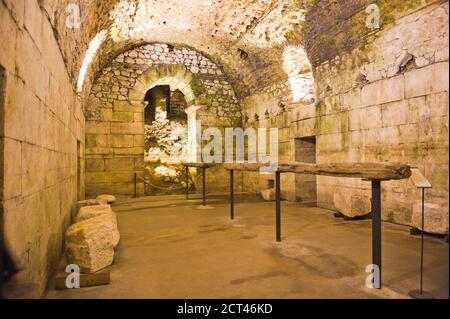 Foto von Diokletians Palast unterirdische Hallen, Split, Kroatien Stockfoto