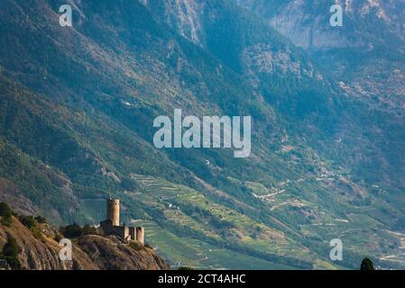 Schweizer Stadt in den Alpen, Schweiz, Europa Stockfoto