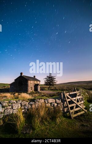 Nonnen Kreuz Bauernhof unter den Sternen, Nationalpark Dartmoor, Devon, England, Vereinigtes Königreich, Europa Stockfoto