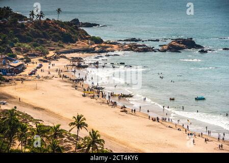 Blick auf Vagator Beach von Chapora Fort, Goa, Indien Stockfoto