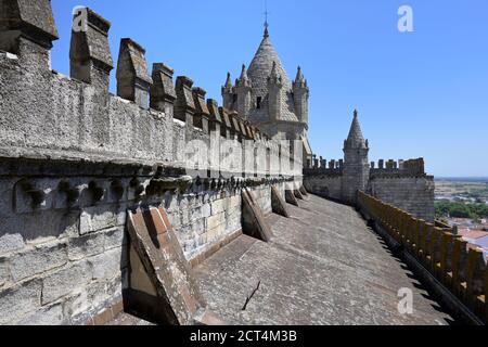 Nossa Senhora da Assunçao Kathedrale, Dach, Evora, Alentejo, Portugal Stockfoto