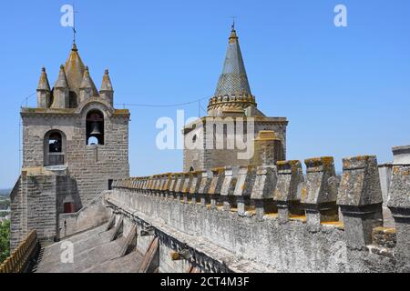 Nossa Senhora da Assunçao Kathedrale, Dach, Evora, Alentejo, Portugal Stockfoto