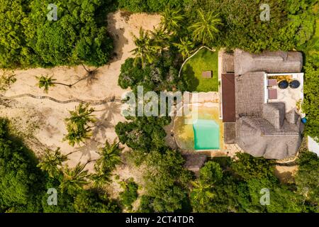 Luxuriöse Ferienvilla im Regenwald an der Küste Kenias, eine perfekte Sommerferienunterkunft, Watamu, Kilifi County, Kenia Stockfoto