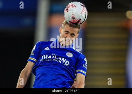 Ricardo Pereira (21) von Leicester City führt den Ball an Stockfoto