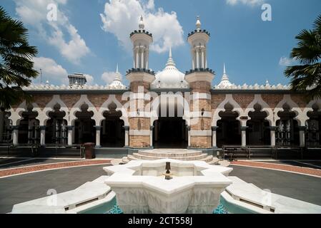 17. März 2018: Fassade der Moschee Masjid Jamek in Kuala Lumpur, Malaysia Stockfoto