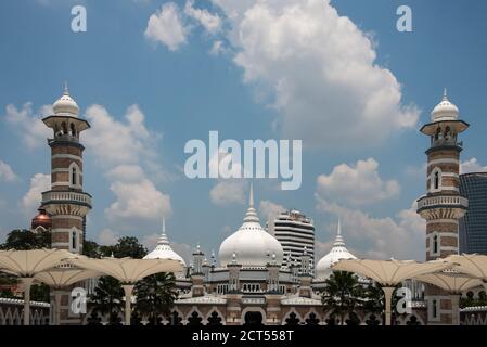 17. März 2018: Fassade der Moschee Masjid Jamek in Kuala Lumpur, Malaysia Stockfoto