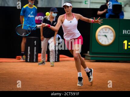 Garbine Muguruza von Spanien in Aktion während des Viertelfinales beim 2020 Internazionali BNL d'Italia WTA Premier 5 Tennisturnier am 19. September, Stockfoto