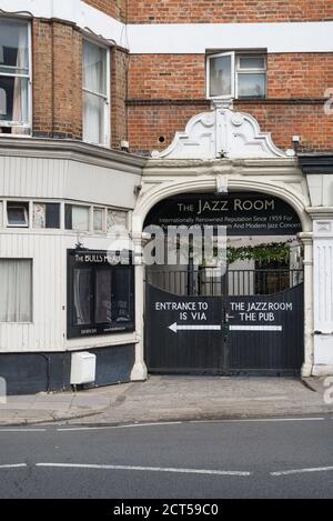 The Jazz Room, ein Veranstaltungsort für Live-Musik im Pub Bulls Head in Barnes, London, England, Großbritannien Stockfoto