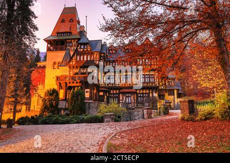 Schloss Pelisor, Teil des Schlosskomplexes von Peles. Prahova County, Rumänien. Stockfoto