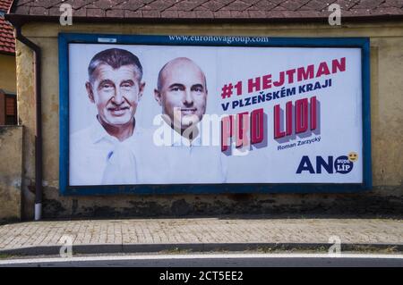 2.-3. Oktober 2020, Plakat der tschechischen Regionalwahlen des Bürgervereins ANO (Aktion unzufriedener Bürger), Milliardär und Gründer von ANO Andrej Stockfoto