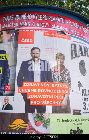 2.-3. Oktober 2020, Plakat der tschechischen Regionalwahlen mit Ivo Gruner und Milena Starkova, CSSD, Klatovy, Region Pilsen, Tschechische Republik, September 19, Stockfoto