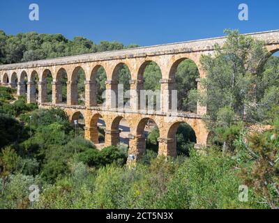 Antike römische Aquädukt bekannt als El Pont del Diable (die Teufelsbrücke), Tarragona, Katalonien, Spanien. Stockfoto