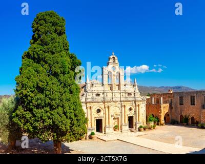 Arkadi, Griechenland - 19. August 2020 - die historische Klosterkirche im berühmten Arkadi Kloster auf Kreta, Griechenland Stockfoto