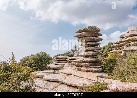Torcal de Antequera ein karstisches Bergnaturreservat, mit El Tornillo,(Corkscrew) ein Naturdenkmal, Andalusien, Spanien Stockfoto