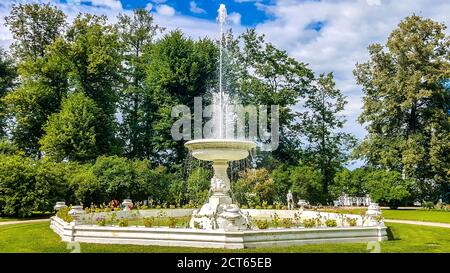 Brunnen im Catherine Park. Zarskoe Selo (Puschkin), St. Petersburg, Russland Stockfoto