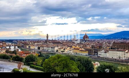 Sonnenaufgang über Florenz. Blick vom Michelangelo Platz. Italien. Stockfoto