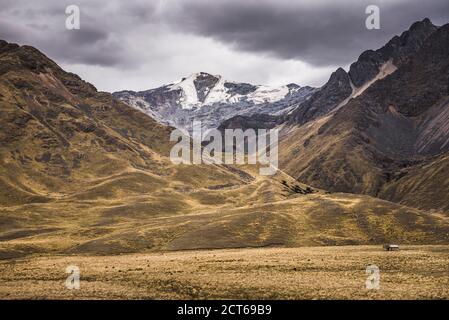 La Raya Pass, ein 4,335m Pass zwischen Cusco Region und Puno Region, Peru, Südamerika Stockfoto