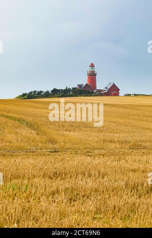 Bovbjerg Fyr, der Leuchtturm in Bovbjerg, Jütland, Dänemark, im Regen an einem Spätsommertag Stockfoto