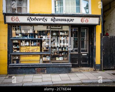 Roberts stöbern, Antiquitätengeschäft in Hastings, England Stockfoto