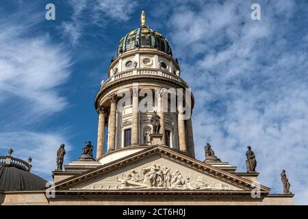 Deutscher Dom, deutsche Kirche, Neue Kirche entweiht und Häuser Bundestagess Museum der deutschen Parlamentsgeschichte, Berlin Stockfoto