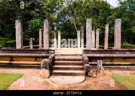 Heilige Stadt Anuradhapura, Steinsäule Ruinen von Abhayagiri Kloster, Sri Lanka, Asien Stockfoto