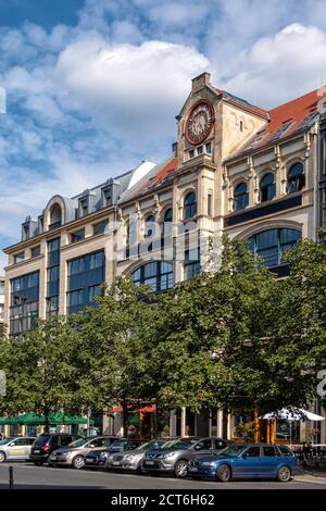 Haus zur Berolina, denkmalgeschütztes Gebäude im Neorenaissance-Stil von Hermann August Krause am Hausvogteiplatz 12, Mitte-Berlin. Früher beherbergte Textilhandel Stockfoto