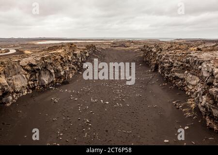 Blick von der 'Brücke zwischen 2 Kontinenten' auf die Reykjanes Grat Stockfoto