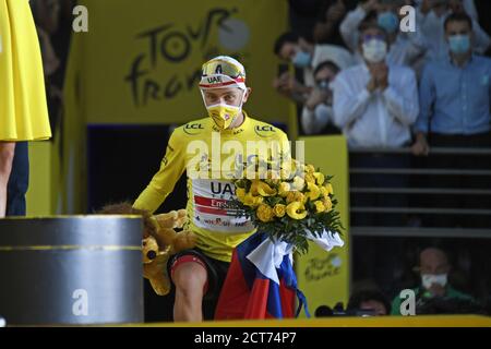 Podestfinale Tadej Pogacar vom UAE Team Emirates, Sieger bei der Tour de France 2020, Radrennen Etappe 21, Mantes la jolie - Paris Champs-Elys.es Stockfoto