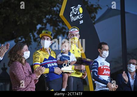 Podestfinale Primoz Roglic vom Team Jumbo - Visma, 2. Platz, Tadej Pogacar vom UAE Team Emirates, Sieger, Richie Porte of Trek - Segafredo, 3. Platz d Stockfoto