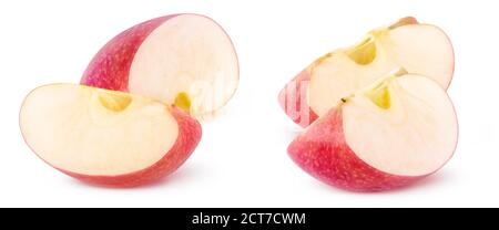 Isolierte Apfelkeile. Zwei Scheiben von rotem Apfel isoliert auf weißem Hintergrund Stockfoto