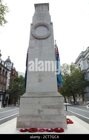 Das Cenotaph-Kriegsdenkmal in Whitehall, London, Großbritannien. Stockfoto