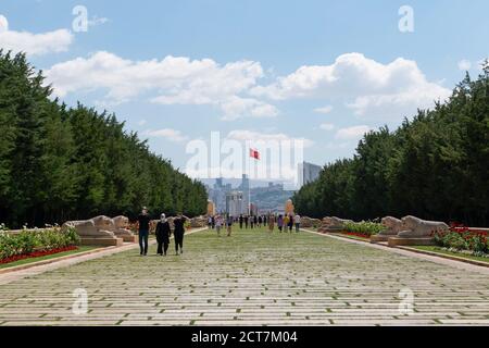 Ankara/Türkei-August 22 2020: Besucher auf der Straße der Löwen in Anitkabir Stockfoto