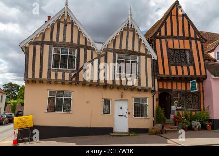 Munnings Tearooms im Crooked House, einem Fachwerkhaus in Lavenham, Suffolk, Großbritannien. Stockfoto
